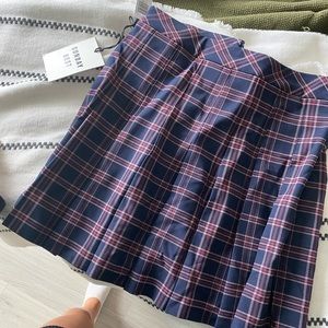 Brand new never worn! Aritiza plaid skirt size 0